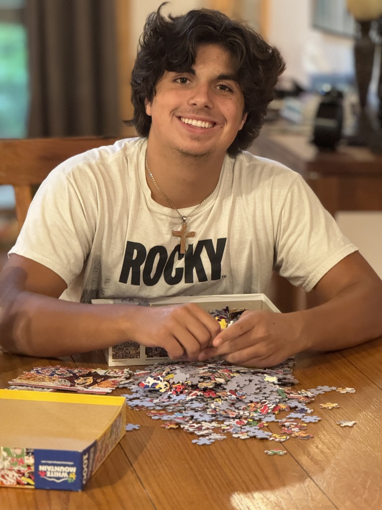 SENIOR SPOTLIGHT-ALEJANDRO RILEY