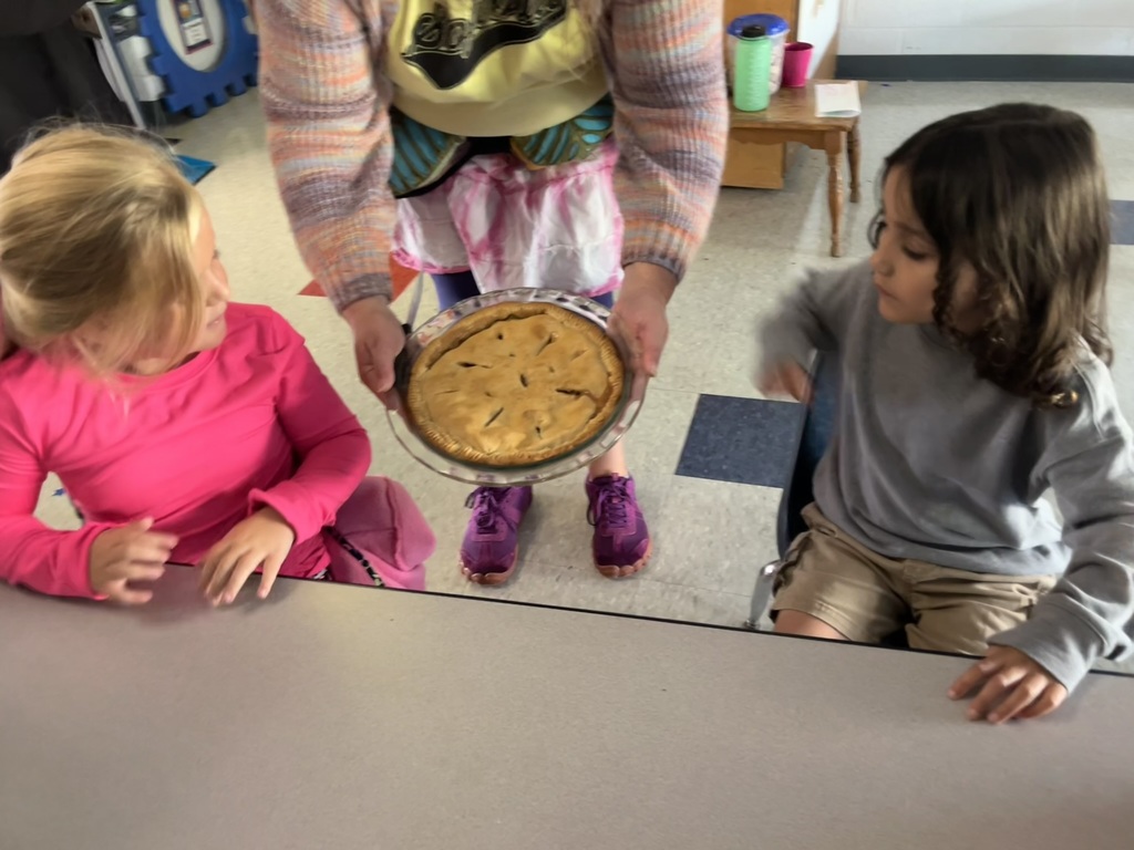 students with apple pie
