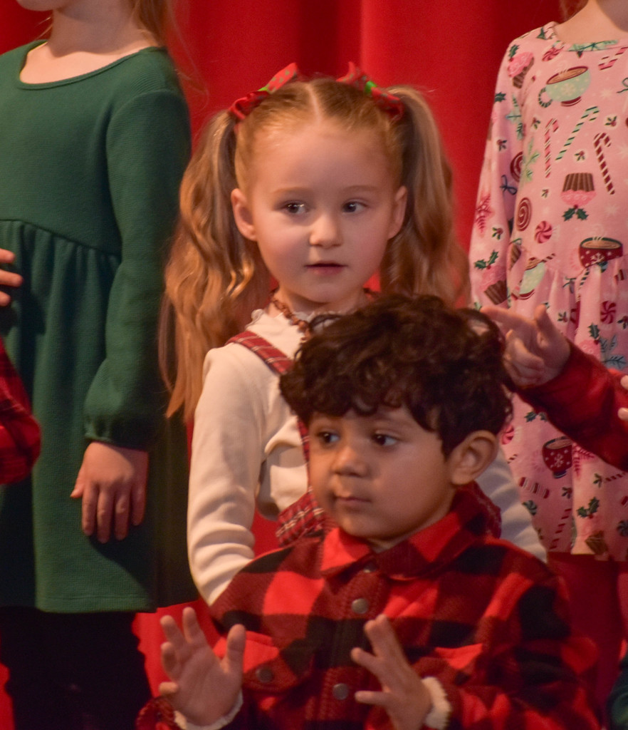 pre k students singing
