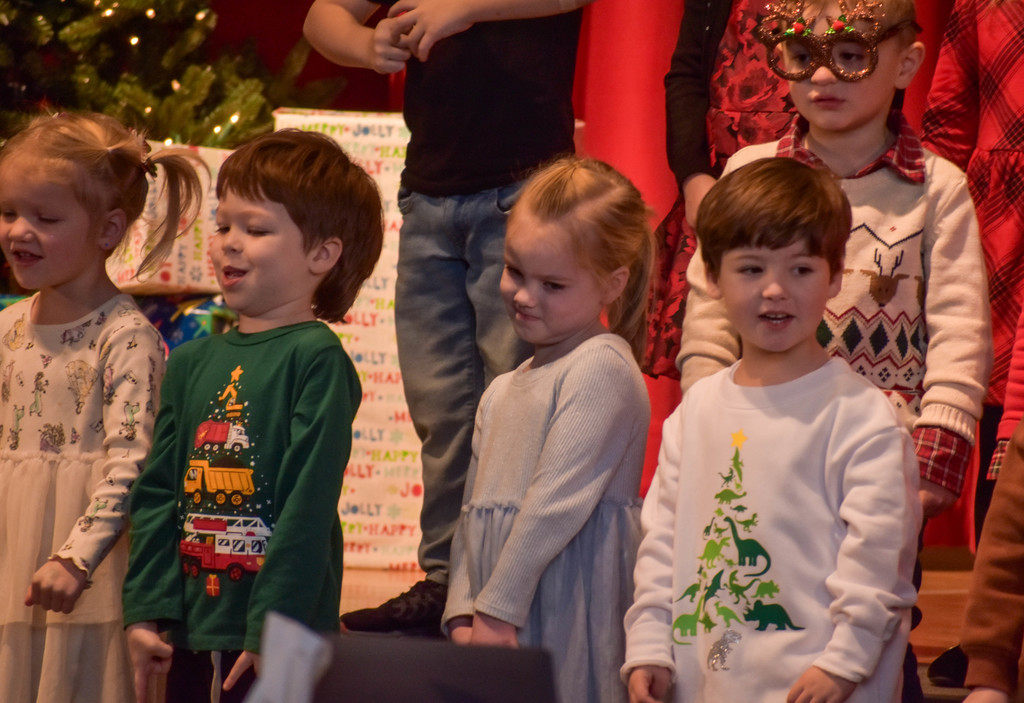 pre k students singing