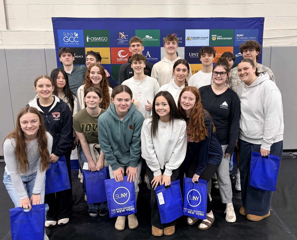 students at college fair