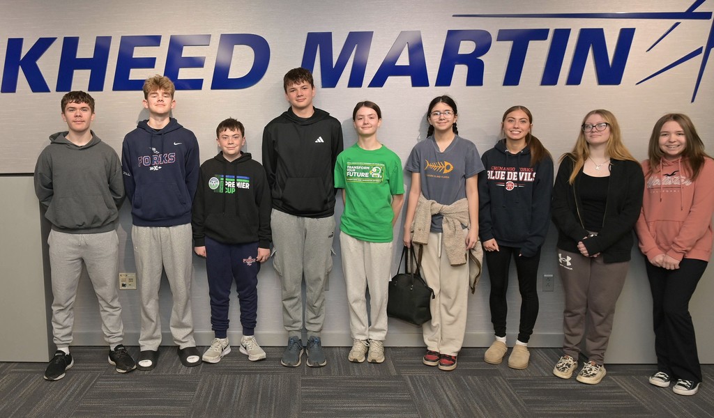 middle school students at engineering day