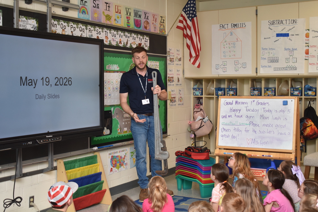 gust speaker with elementary students