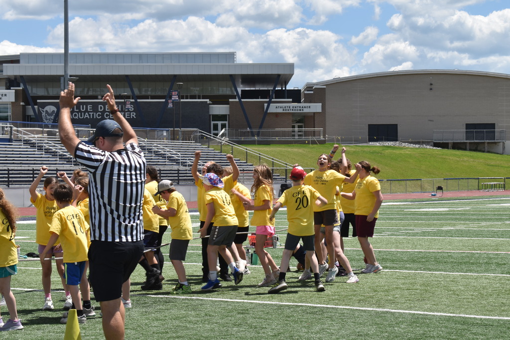 students cheering