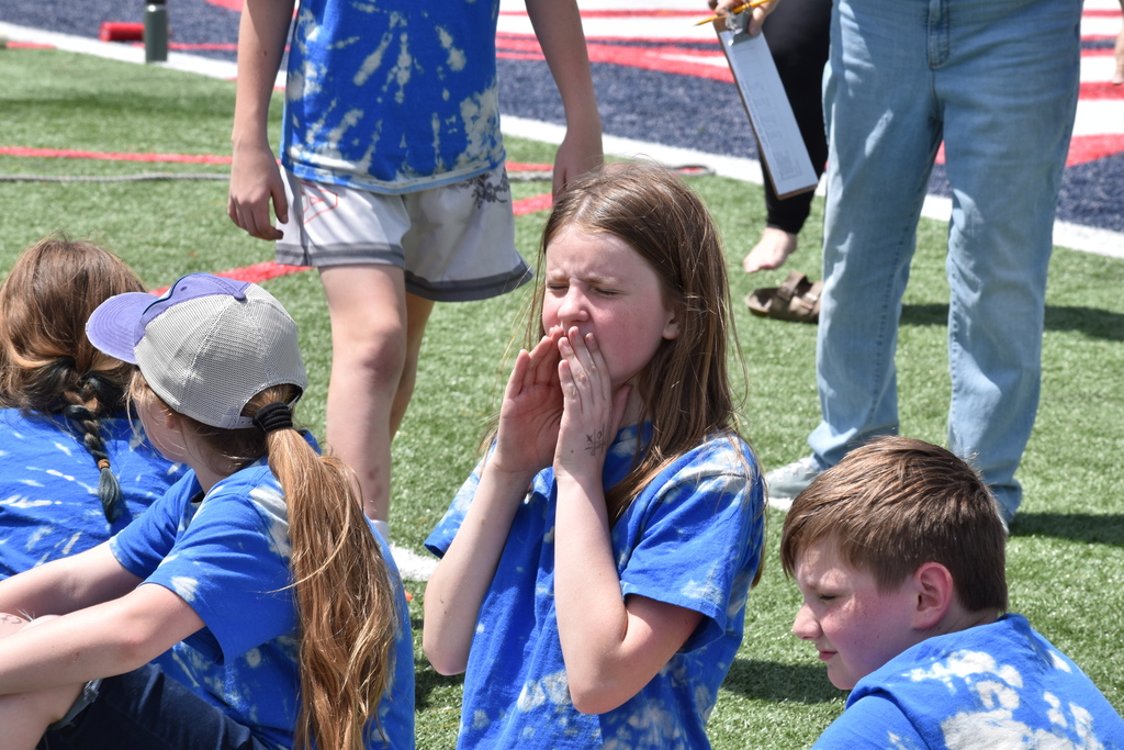students cheering
