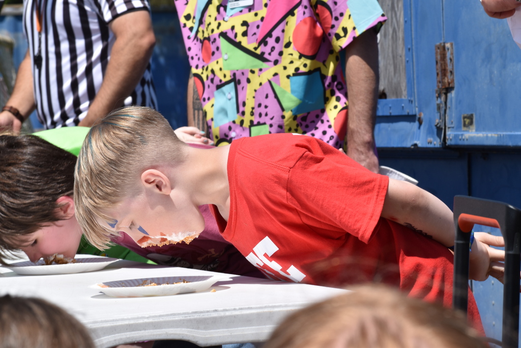 student pie eating