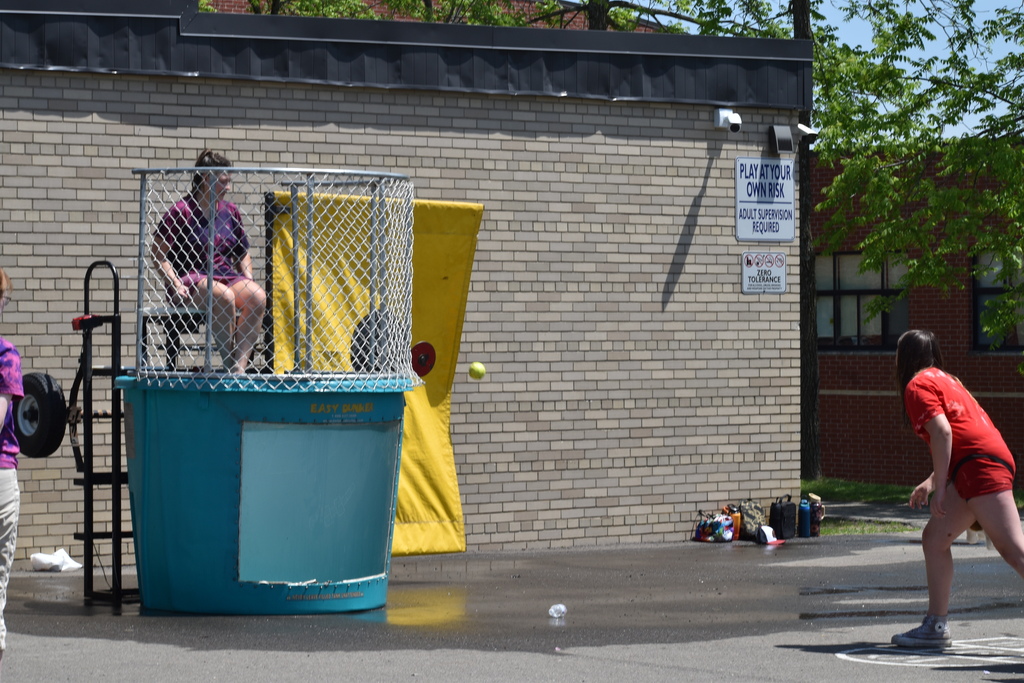 dunk tank