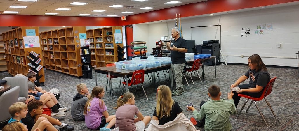 Oklahoma Geological Foundation came Tuesday to give a presentation and donate a mineral, rock and fossil collection to the junior high science department.