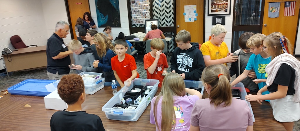 Oklahoma Geological Foundation came Tuesday to give a presentation and donate a mineral, rock and fossil collection to the junior high science department.