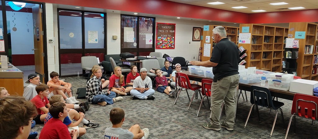Oklahoma Geological Foundation came Tuesday to give a presentation and donate a mineral, rock and fossil collection to the junior high science department.
