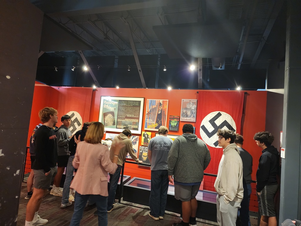 Cherokee students at the Sherwin Miller Museum of Art in Tulsa.