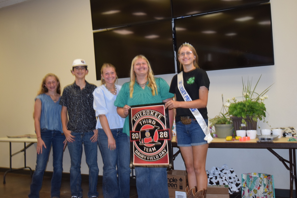 3rd Place FFA Team:  Alex FFA.  Photo of 5 students holding a banner.