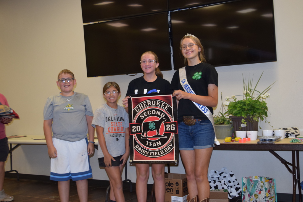 2nd Place 4-H Team: Woods County, Waynoka 4-H.  4 students with a banner
