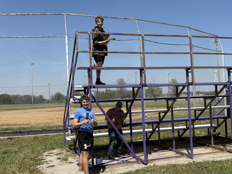 Thayer 8th grade helping our town recreation