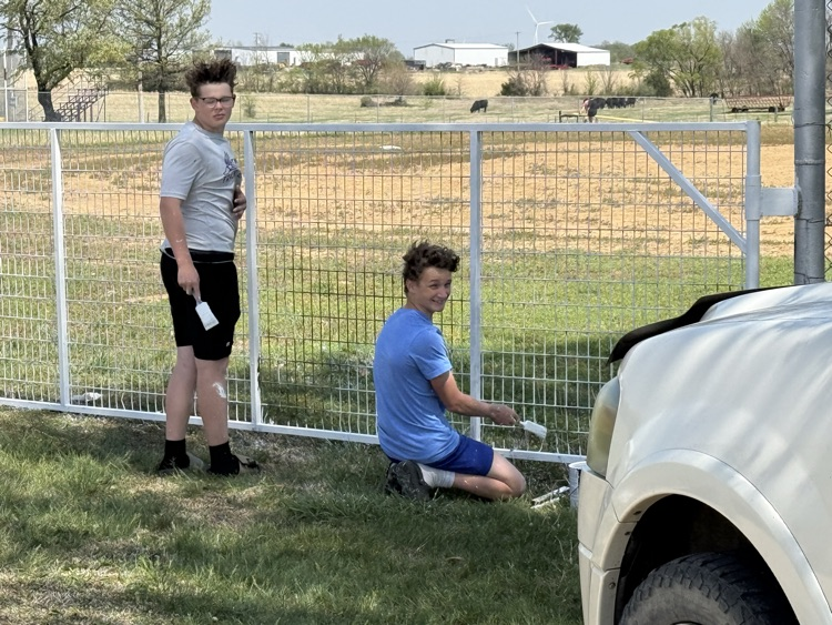 Thayer 8th grade helping our town recreation