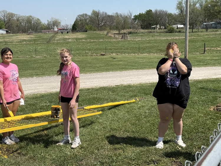 Thayer 8th grade helping our town recreation