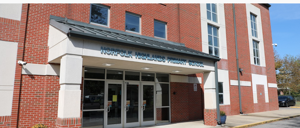 Photo of front of Norfolk Highlands Primary School