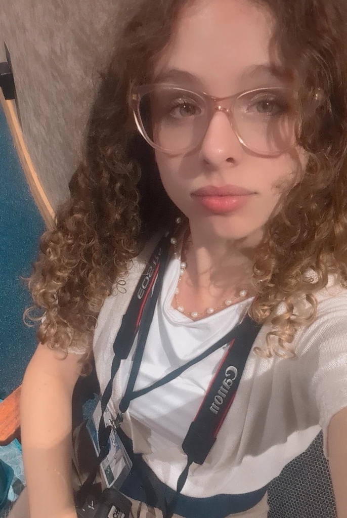 Amelia taking a selfie.