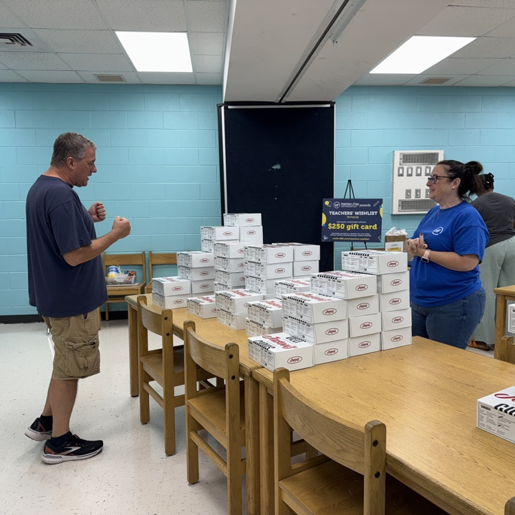 teachers picking up lunches