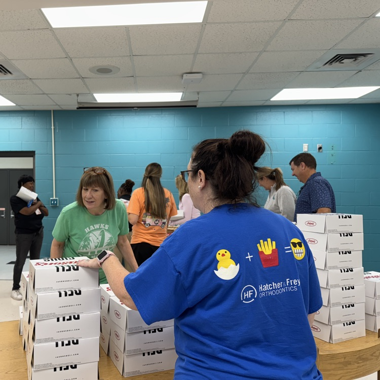 teachers picking up lunches