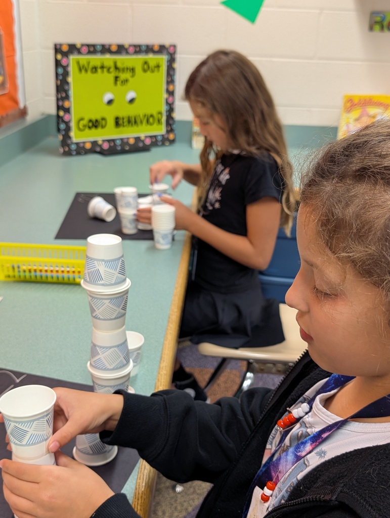Library STEM activities with Mrs. Lugavere's class