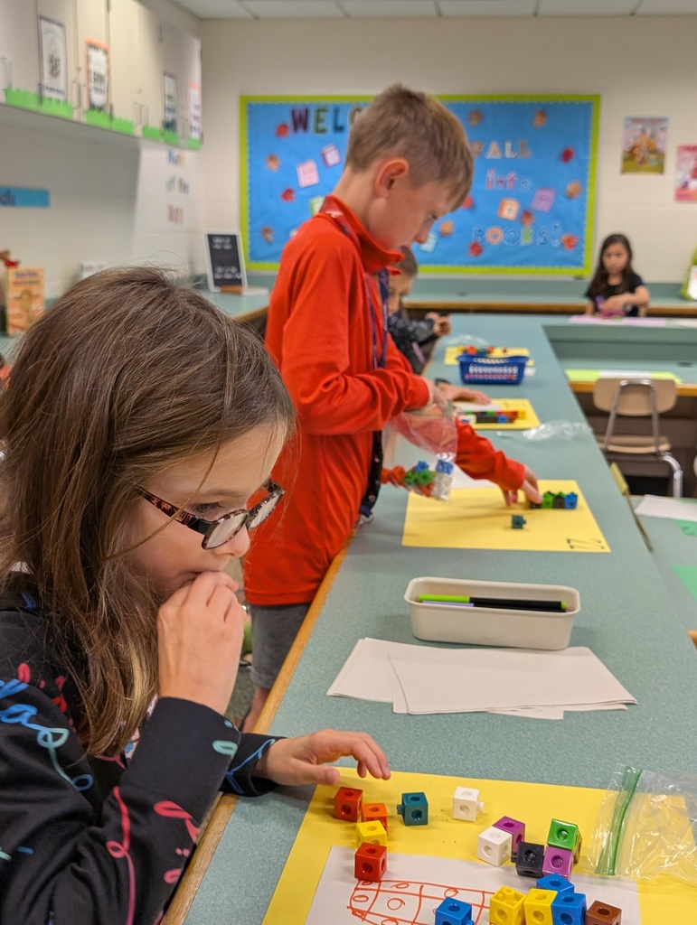 Library STEM activities with Mrs. Lugavere's class