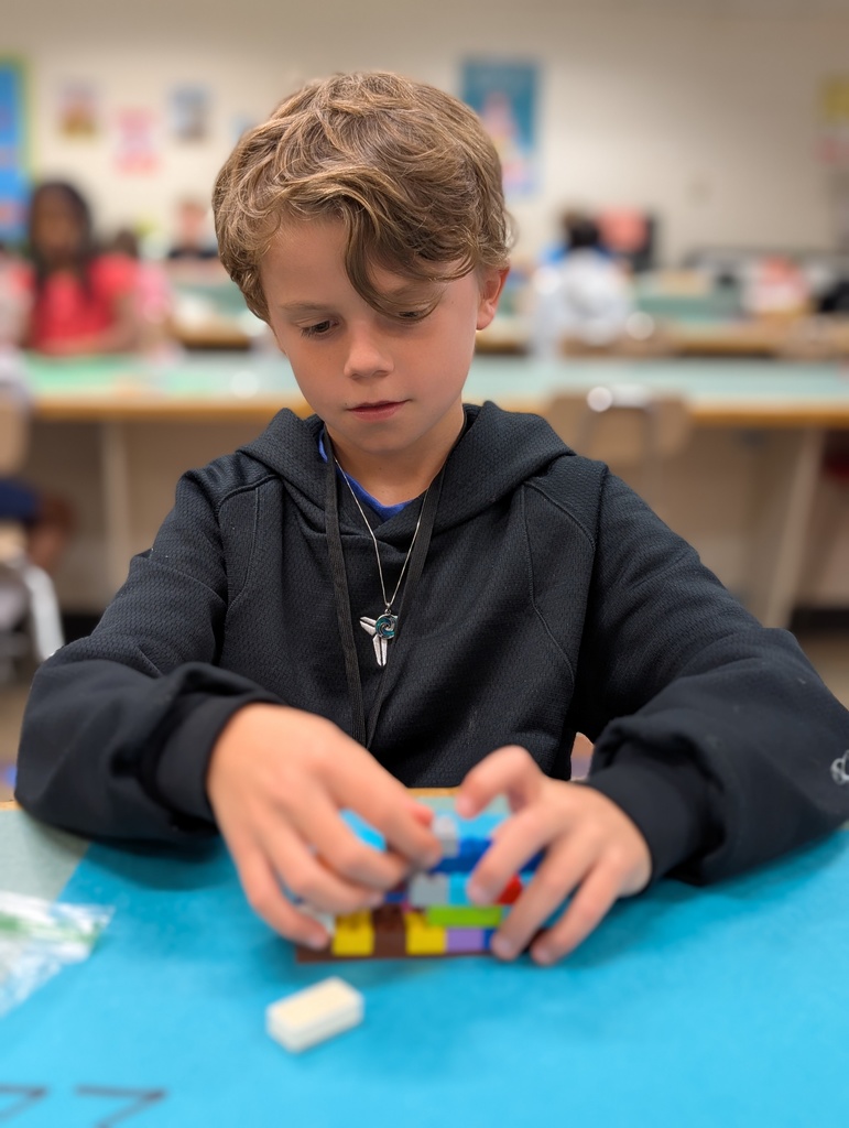 Library STEM activities with Mrs. Lugavere's class