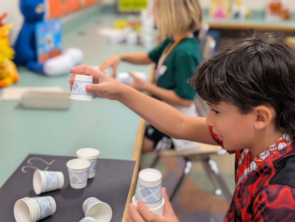 Library STEM activities with Mrs. Lugavere's class
