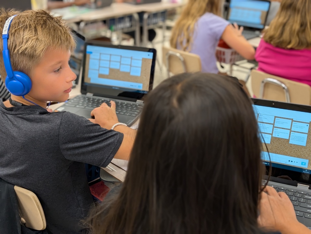 Learning with Nearpod in Mrs. Wallace and Mrs. Jackson's class