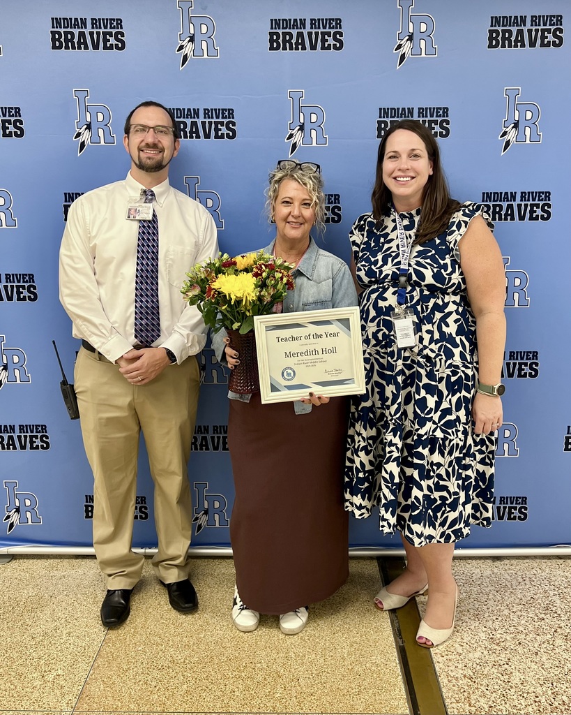 2025 Teacher of the Year IRMS - Meredith Holl