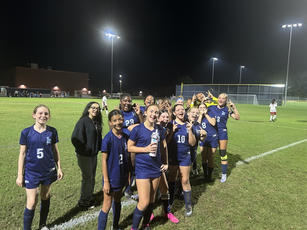 Girls Soccer Team Wins 3-2 vs Crestwood