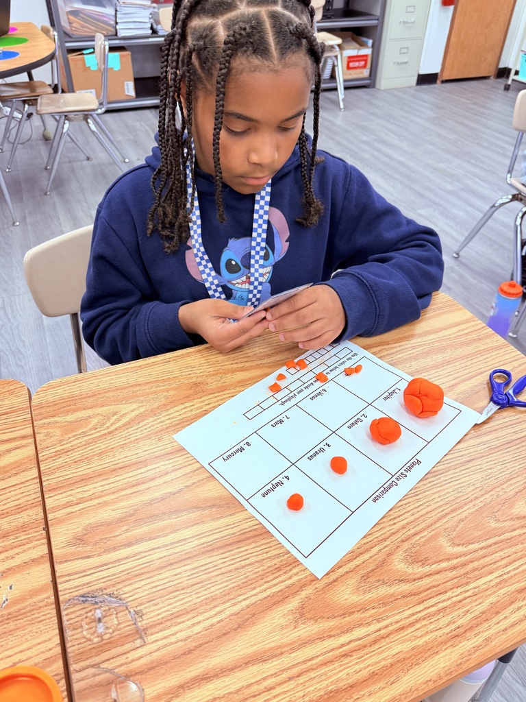In Science, students had a great time exploring the different sizes of the planets. Students had to follow step-by-step directions to create the planets out of playdough and were amazed at just how much BIGGER the Gas Giants are compared to the Terrestrial planets.