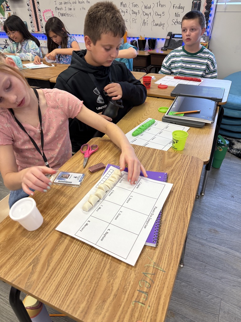 In Science, students had a great time exploring the different sizes of the planets. Students had to follow step-by-step directions to create the planets out of playdough and were amazed at just how much BIGGER the Gas Giants are compared to the Terrestrial planets.
