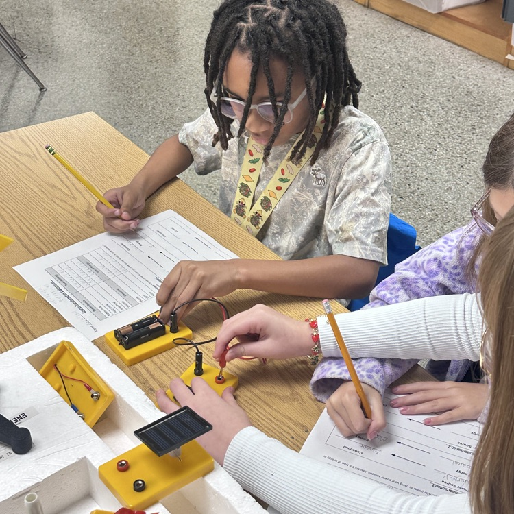students working together in the lab