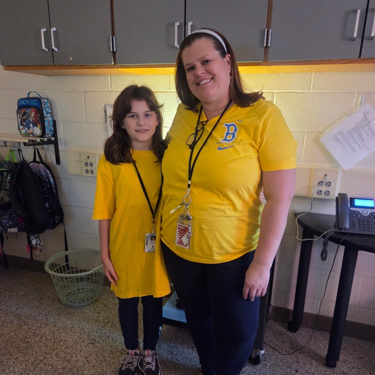 like mother like daughter in yellow!
