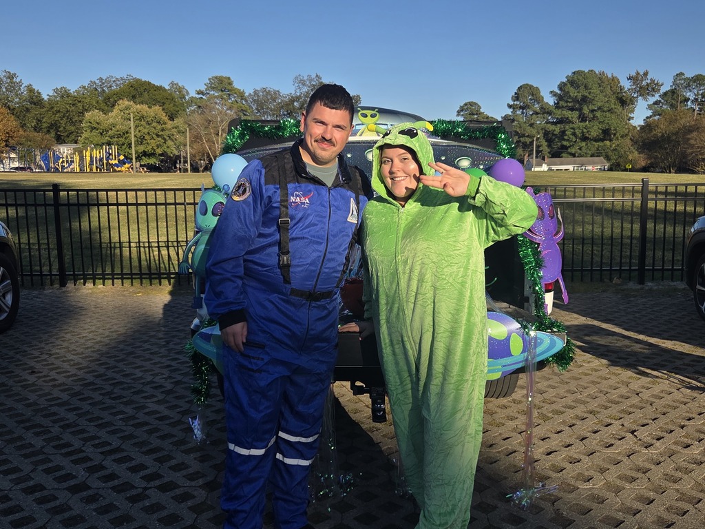 Mr. & Mrs. Pav at Trunk or Treat
