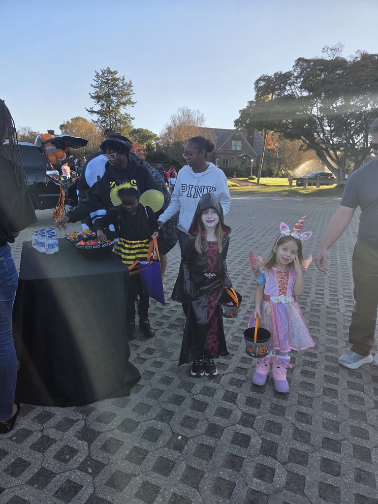 Families at Trunk or Treat