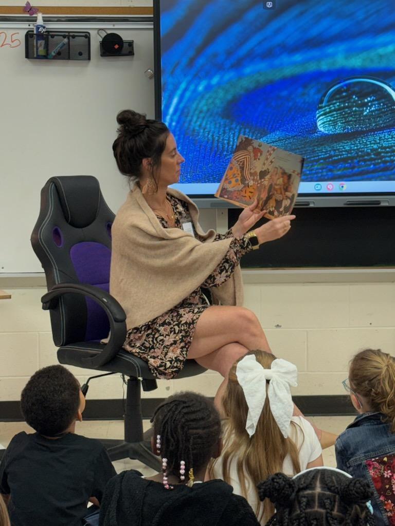 Assistant Principal, Dr. Carter was Mrs. Phillips' class quest reader this week. The class loved having her come and read a really cute Halloween story about kindness.