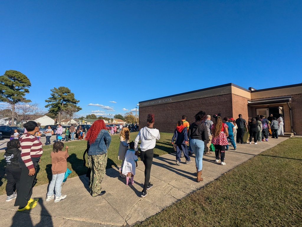 line waiting to come inside for trunk or treat