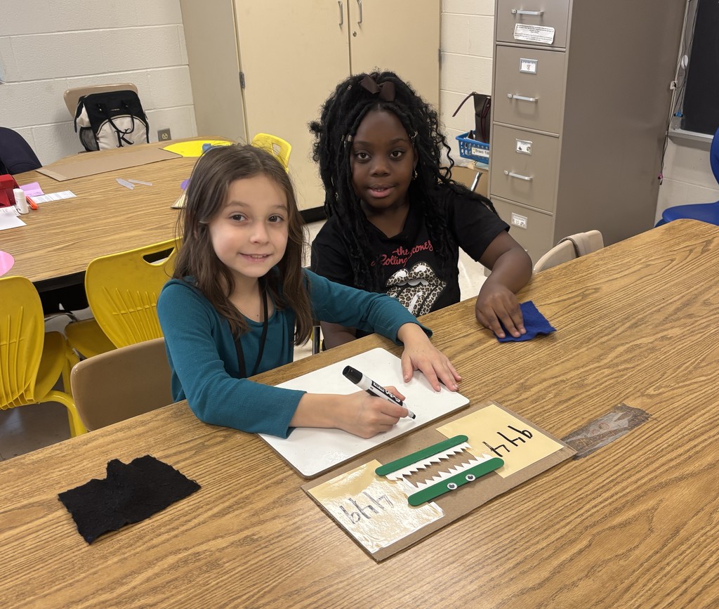 Alligator Game - greater than, less than