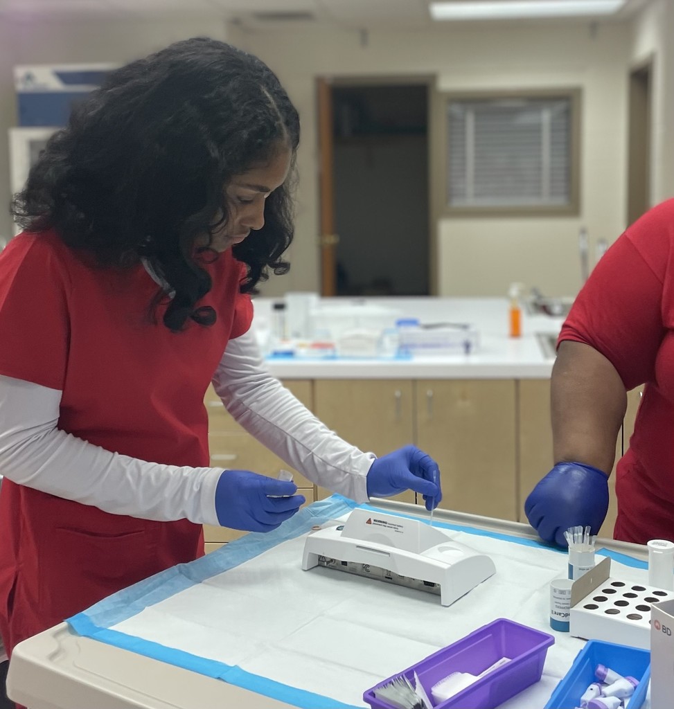 Med lab students blood Lead tests