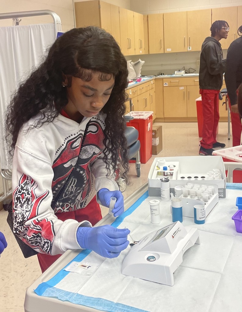 Med lab students blood Lead tests