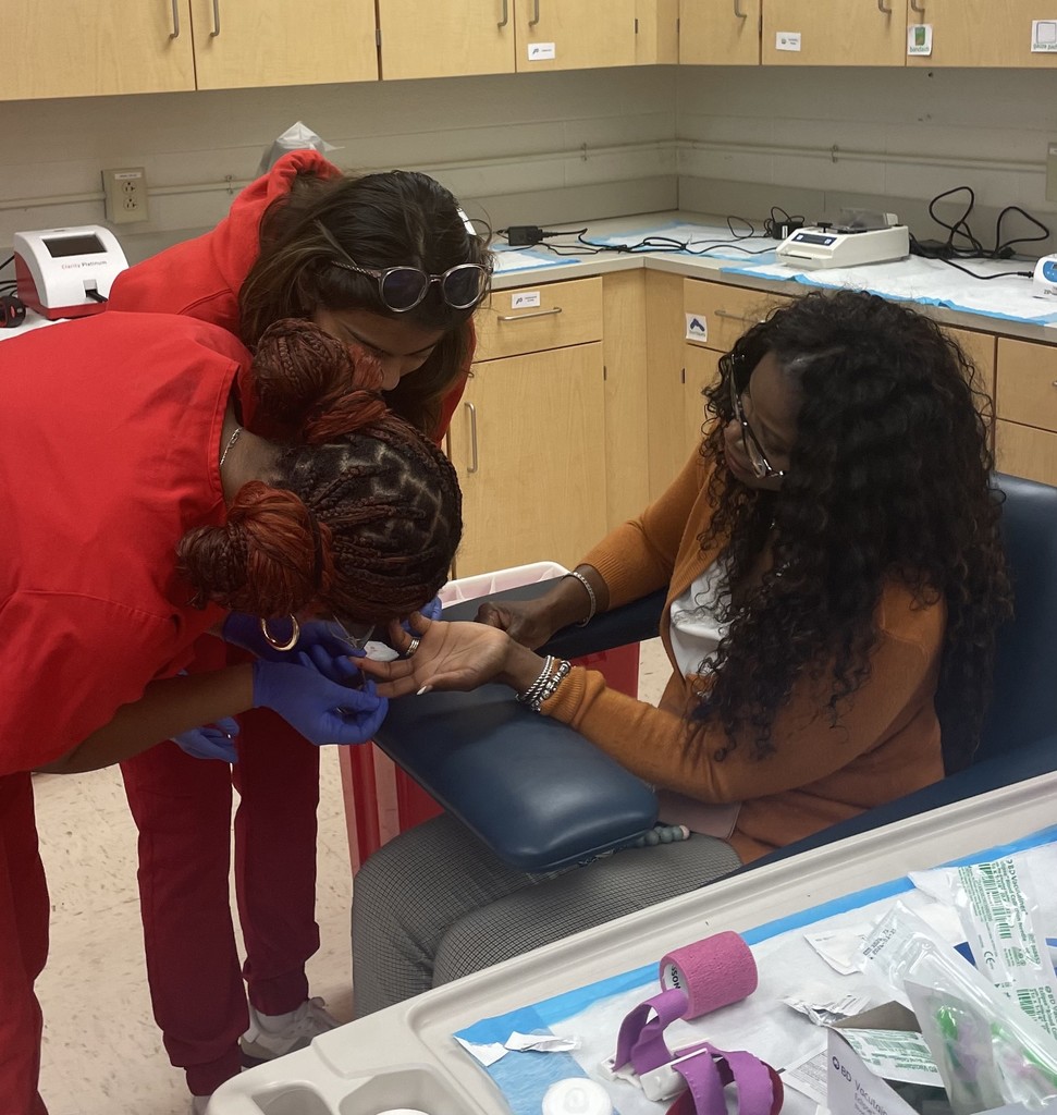 Med lab students blood Lead tests