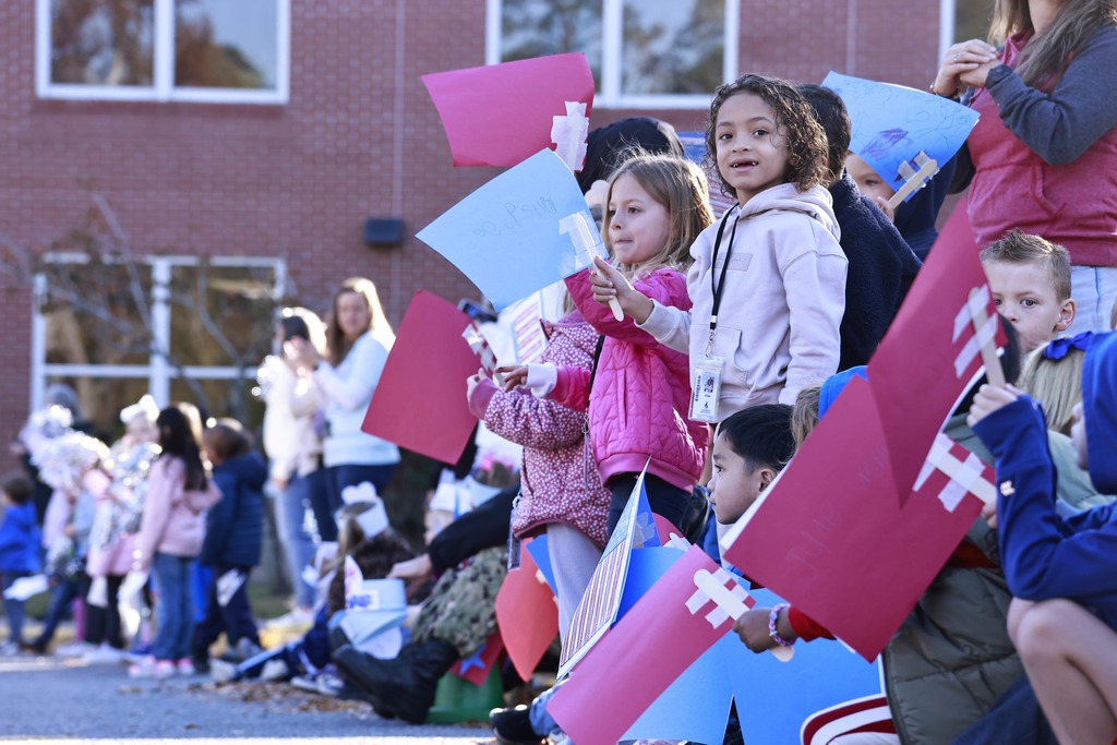 Hickory Elementary Veterans Day Parade