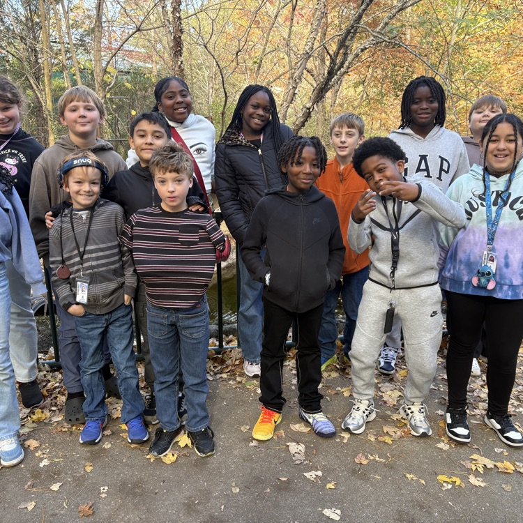 class photo of students outside