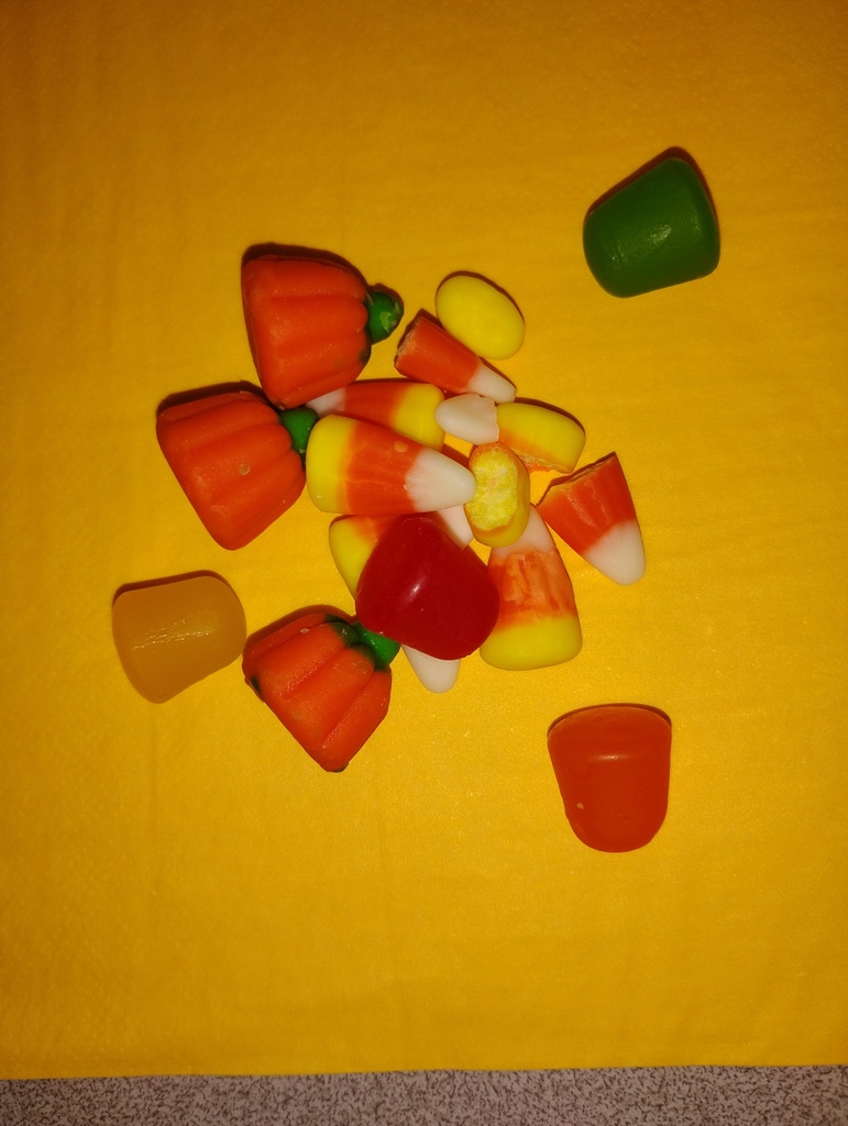object graph using candy pumpkins, candy corn, and dots candy that Mrs. McLain's students sorted