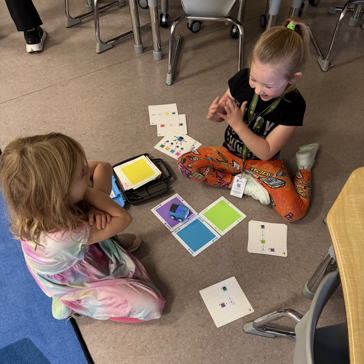 2nd graders using sphero indi robots