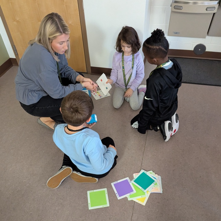 2nd graders using sphero indi robots