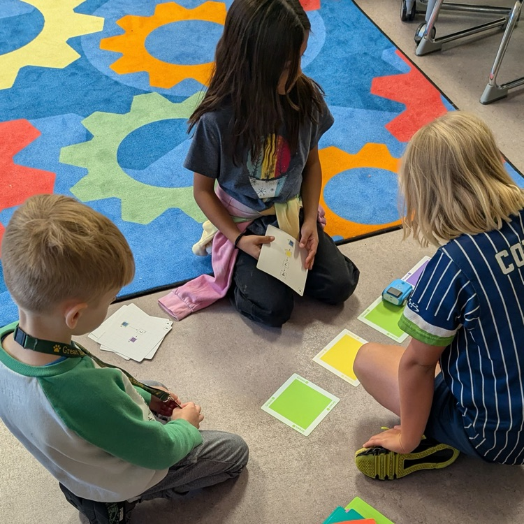 2nd graders using sphero indi robots