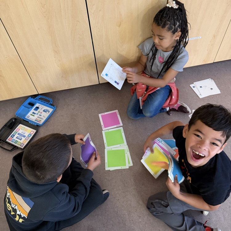 2nd graders using sphero indi robots